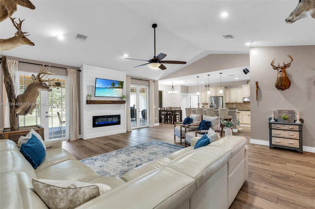 5 of 50 - 1277 Bonneville St, Other, FL