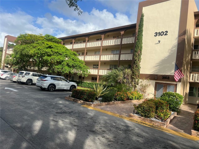 4 of 27 - 3102 Portofino Pt M2, Coconut Creek, FL