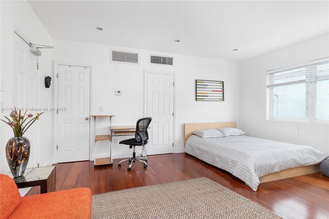 4 of 17 - 750 Jefferson Ave 15, Miami Beach, FL