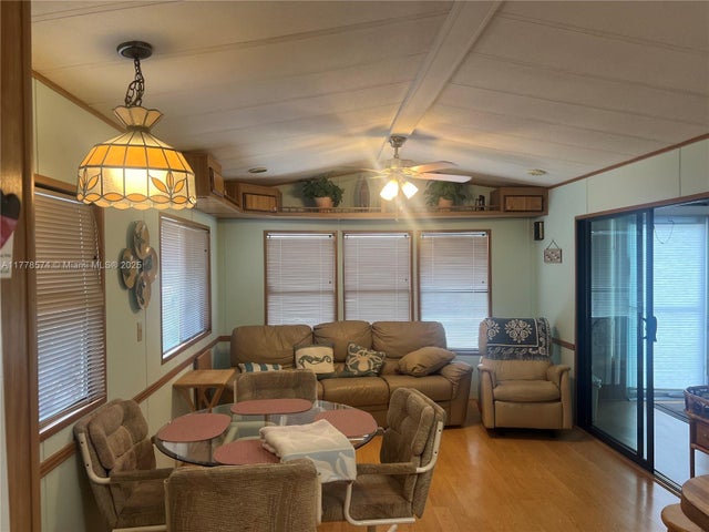 4 of 9 - 2064 Nettles Blvd, Jensen Beach, FL