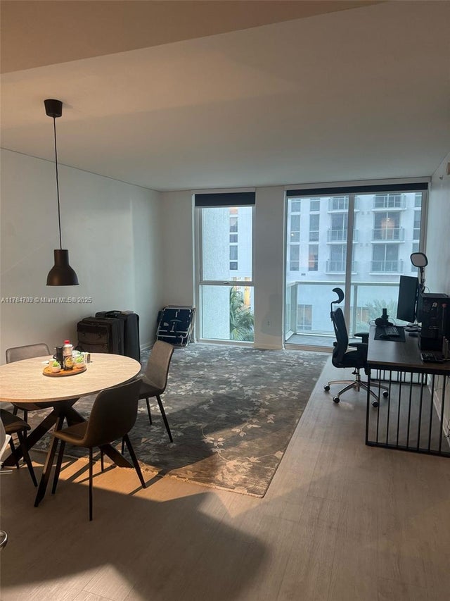 2 of 17 - 253 Ne 2nd St 1406, Miami, FL