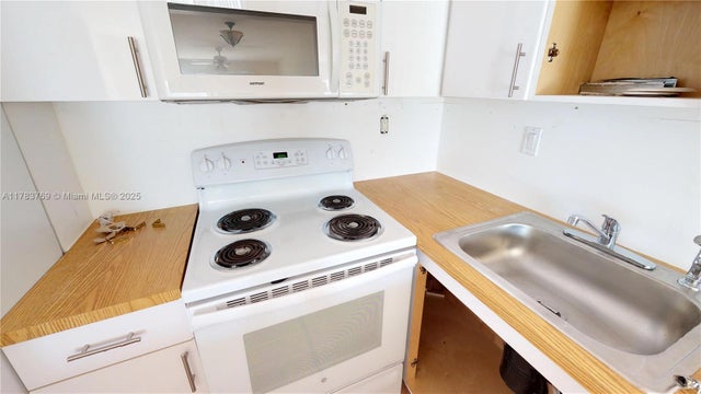 3 of 29 - 3665 Ne 167th St 501, North Miami Beach, FL