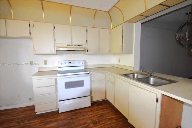 3 of 17 - 8592 W Sunrise Blvd 303, Plantation, FL