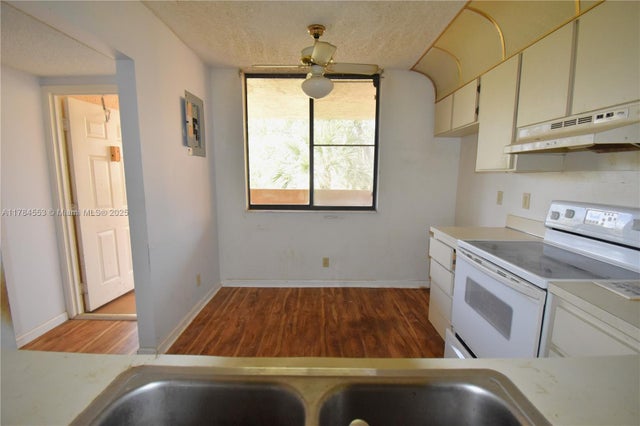 5 of 17 - 8592 W Sunrise Blvd 303, Plantation, FL