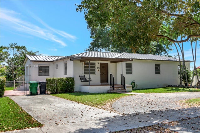 1 of 36 - 2725 Sw 82nd Ave, Miami, FL