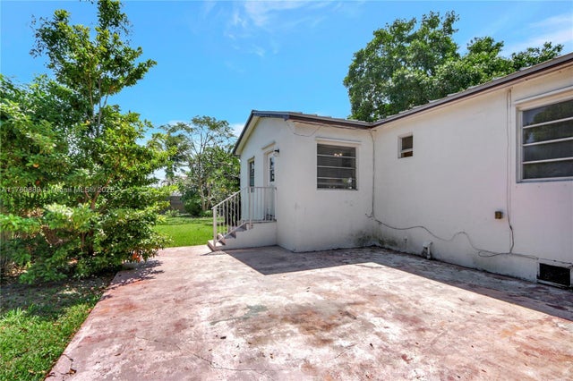 4 of 36 - 2725 Sw 82nd Ave, Miami, FL