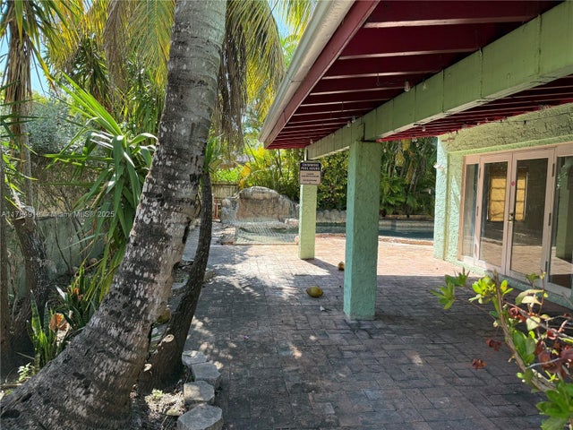 4 of 26 - 1722 Jefferson Ave, Miami Beach, FL