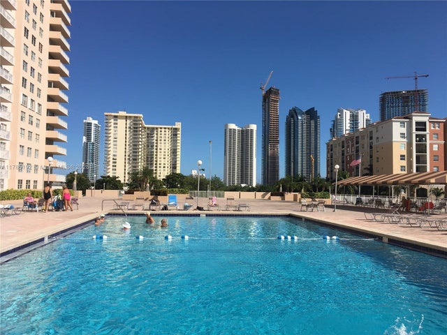 5 of 18 - 250 174th St 706, Sunny Isles Beach, FL