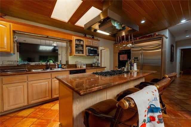 4 of 27 - 8001 Sw 133rd, Pinecrest, FL