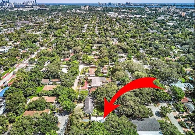 2 of 34 - 936 Ne 132nd St, North Miami, FL