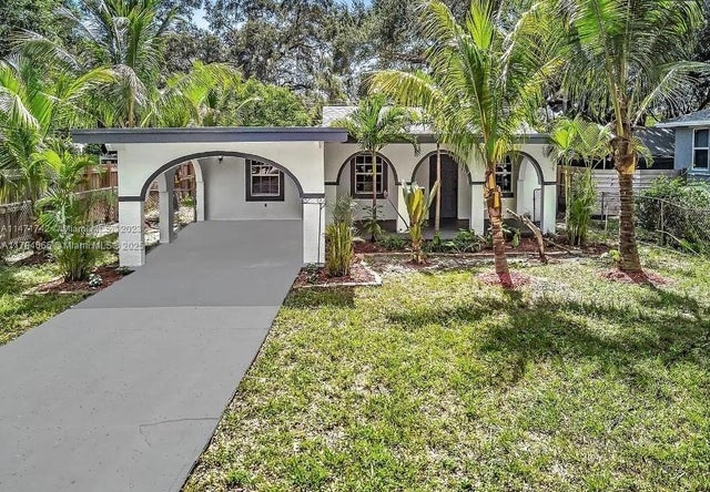 4 of 34 - 936 Ne 132nd St, North Miami, FL
