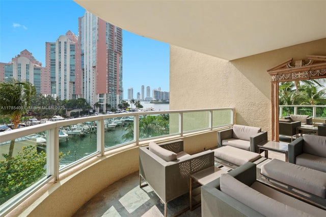 1 of 25 - 3340 Ne 190th St 504, Aventura, FL