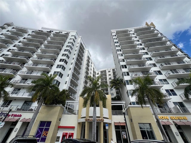 1 of 22 - 1830 Radius Dr 909, Hollywood, FL