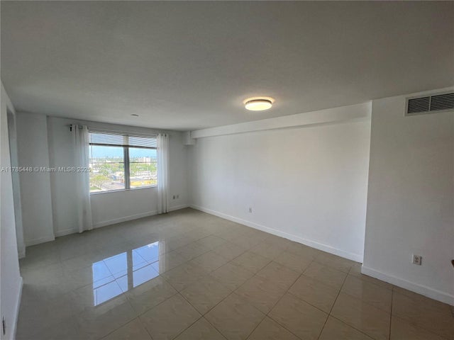 5 of 22 - 1830 Radius Dr 909, Hollywood, FL