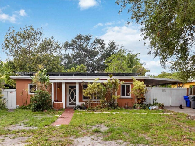 1 of 31 - 6328 Garfield St, Hollywood, FL