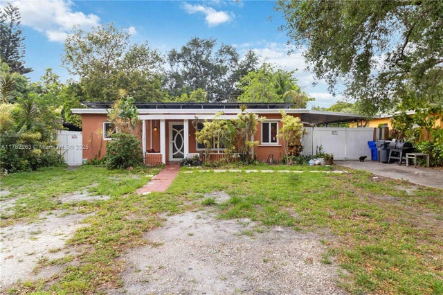 2 of 31 - 6328 Garfield St, Hollywood, FL