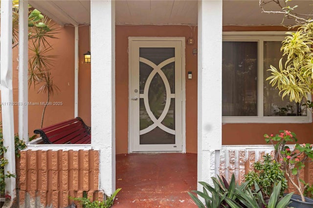 3 of 31 - 6328 Garfield St, Hollywood, FL