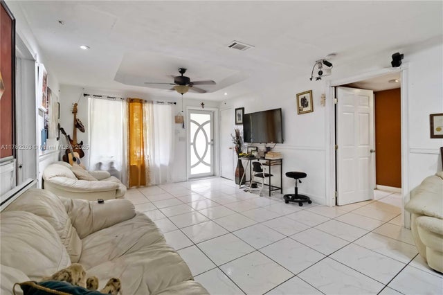 5 of 31 - 6328 Garfield St, Hollywood, FL