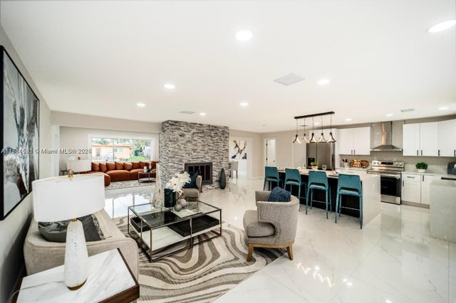 5 of 33 - 5820 Sw 17th St, Plantation, FL