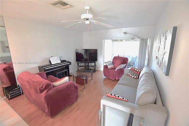 4 of 36 - 2666 E Emory Dr F, West Palm Beach, FL