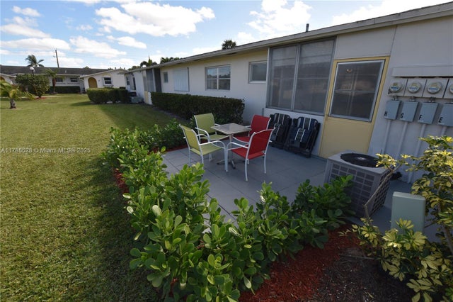 5 of 36 - 2666 E Emory Dr F, West Palm Beach, FL