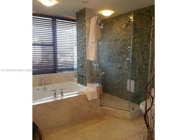 5 of 16 - 900 Bay Dr 1001, Miami Beach, FL