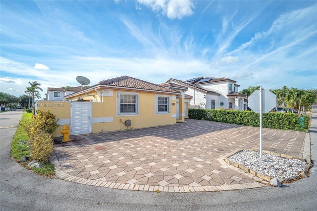 3 of 33 - 8300 Nw 201st St, Hialeah, FL