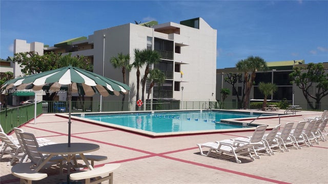 2 of 14 - 8810 Fontainebleau Blvd 110, Miami, FL