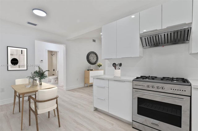 5 of 20 - 583 Nw 47th Ter, Miami, FL