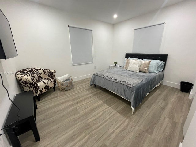 4 of 19 - 261 Nw 46th St, Miami, FL