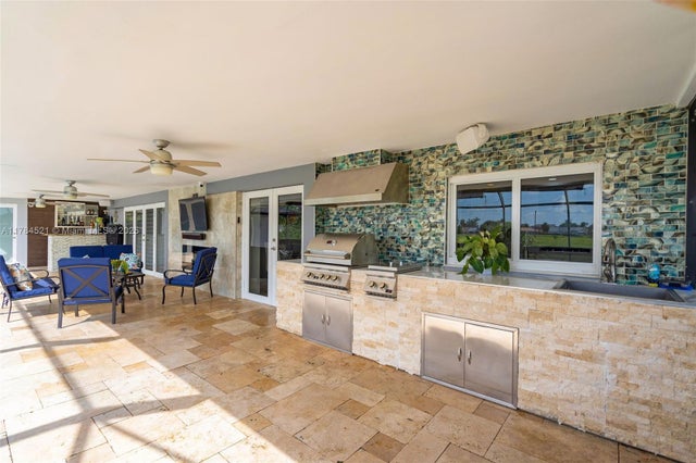 5 of 53 - 19640 W Saint Andrews Dr, Hialeah, FL