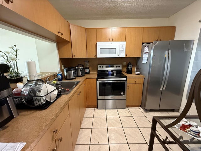 1 of 9 - 19805 Sw 114th Ave 315, Miami, FL