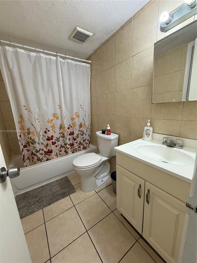 4 of 9 - 19805 Sw 114th Ave 315, Miami, FL