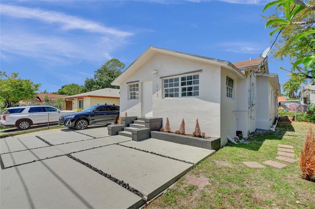 3 of 18 - 213 Nw 34th Ter, Miami, FL