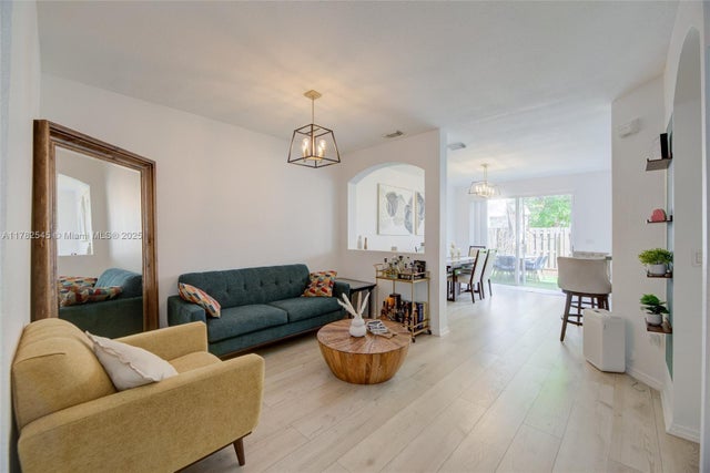 4 of 44 - 12445 Sw 125th Ter, Miami, FL