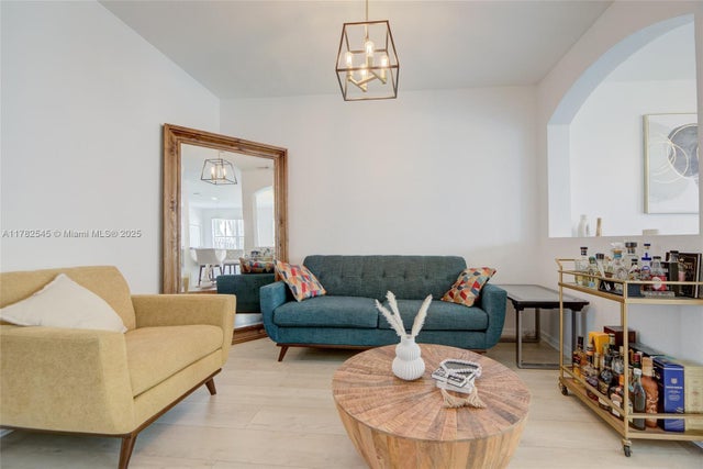 5 of 44 - 12445 Sw 125th Ter, Miami, FL