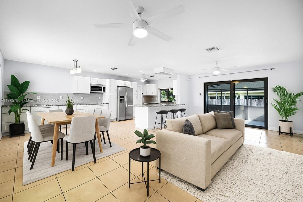 8451 Nw 10th St, Pembroke Pines