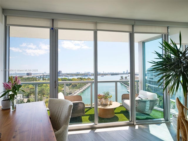 2 of 15 - 888 Biscayne Blvd 1009, Miami, FL