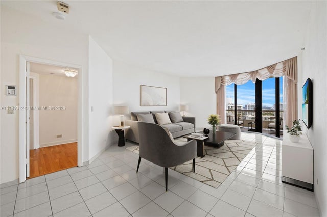3 of 26 - 20191 E Country Club Dr Ts3, Aventura, FL
