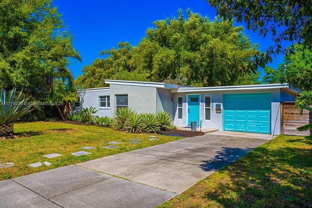 3 of 40 - 2501 Weber, Orlando, FL