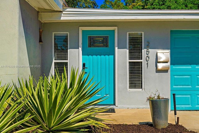 4 of 40 - 2501 Weber, Orlando, FL