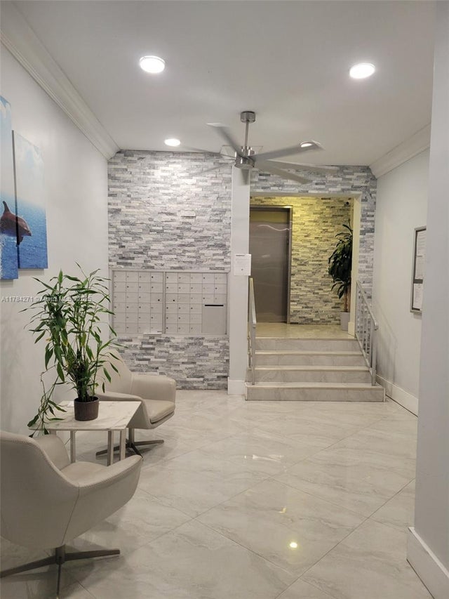 3 of 14 - 2900 Banyan St 303, Fort Lauderdale, FL