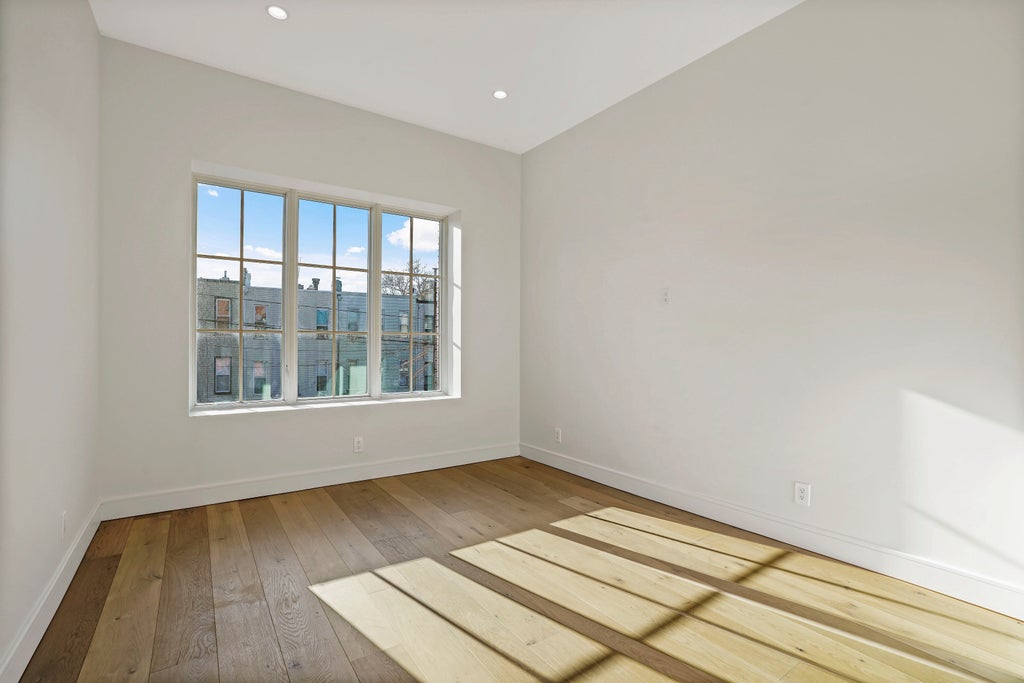 23 of 72 - 194 30th St. 2b, New York City, NY