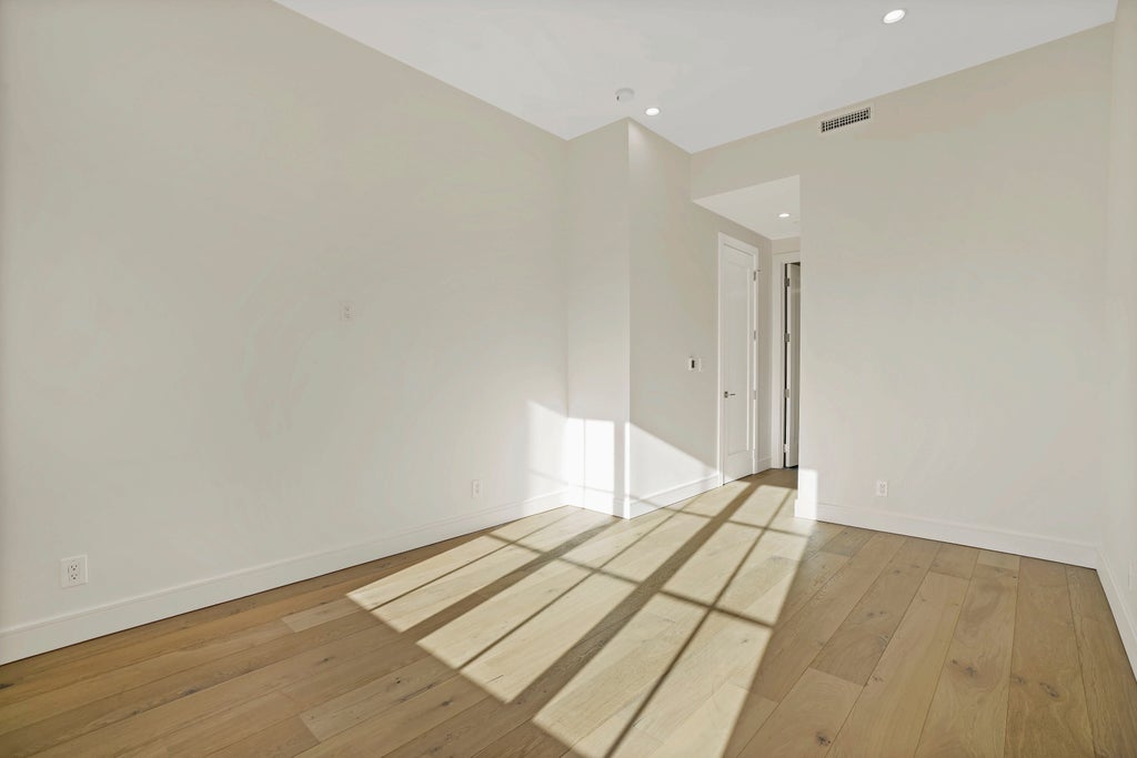 25 of 72 - 194 30th St. 2b, New York City, NY