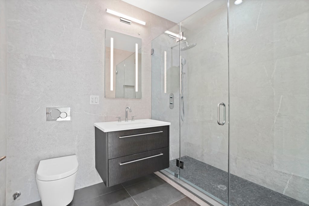 60 of 72 - 194 30th St. 2b, New York City, NY