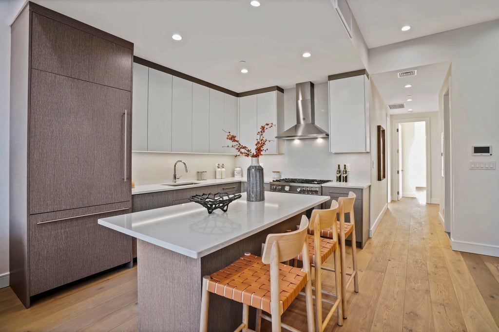 6 of 72 - 194 30th St. 2b, New York City, NY