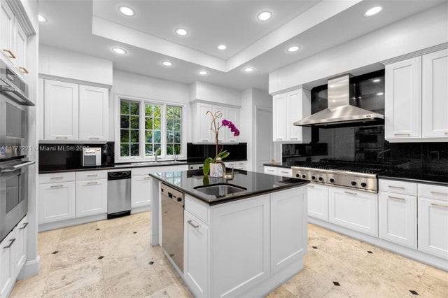 5 of 27 - 3460 S Moorings Way, Miami, FL