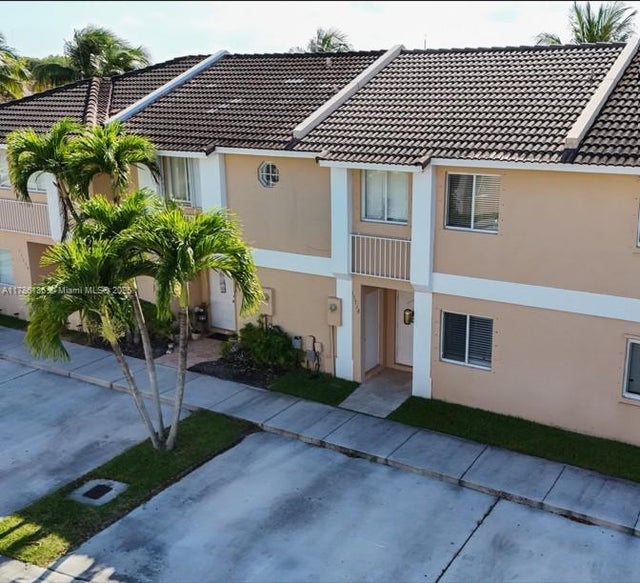 2 of 37 - 17718 Sw 139th Ct, Miami, FL