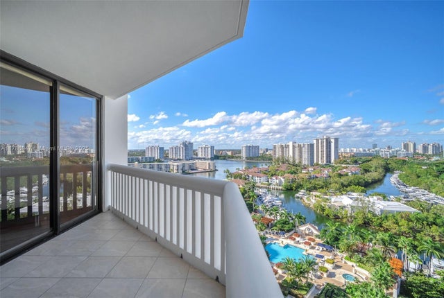 4 of 72 - 2000 Island Blvd 1704, Aventura, FL