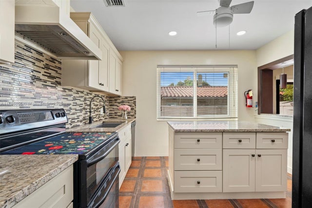 5 of 50 - 6150 Sw 15th St, West Miami, FL